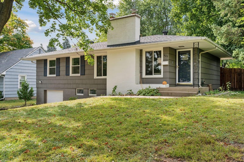 420 Harrison Ave S, Edina, MN 55343