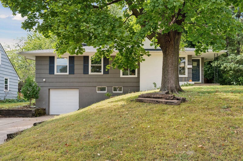 420 Harrison Ave S, Edina, MN 55343