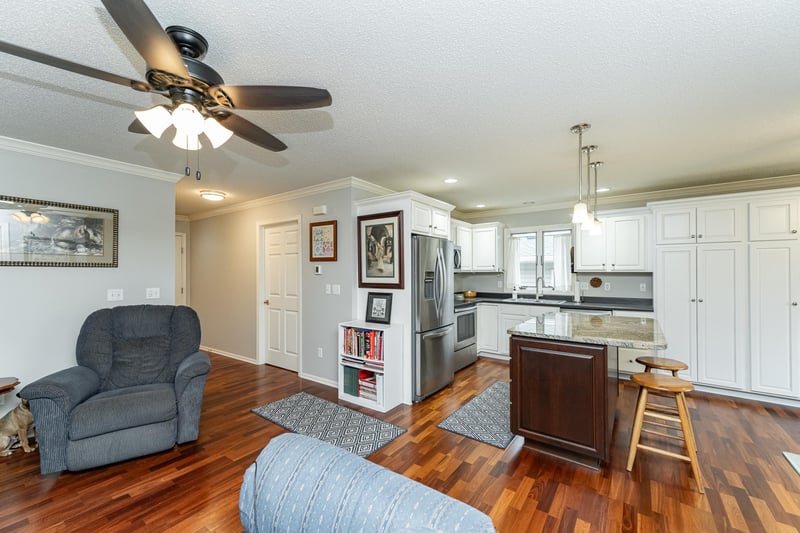 1821 Clubhouse Dr NE, Stewartville, MN 55976