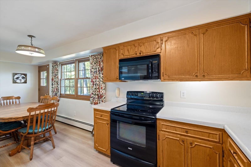 7251 Ely Lake Dr, Eveleth, MN 55734