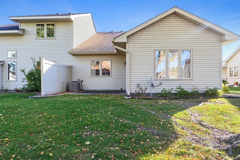 2991 Pitrina Way, Little Canada, MN 55117