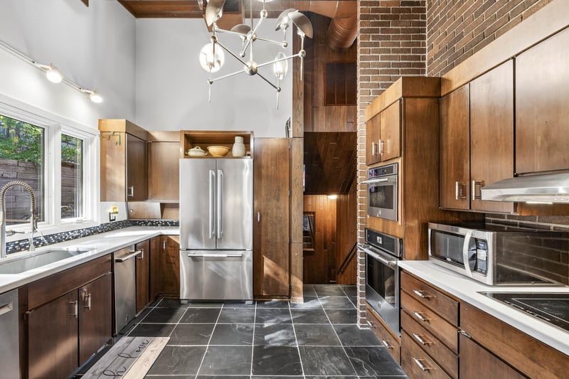 10240 Chicago Cir, Bloomington, MN 55420