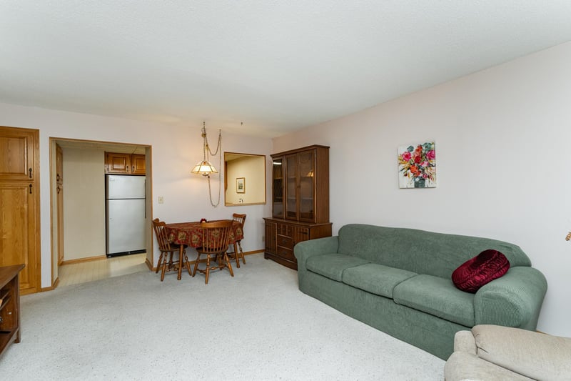 220 Broadway Ave S #1417, Rochester, MN 55904