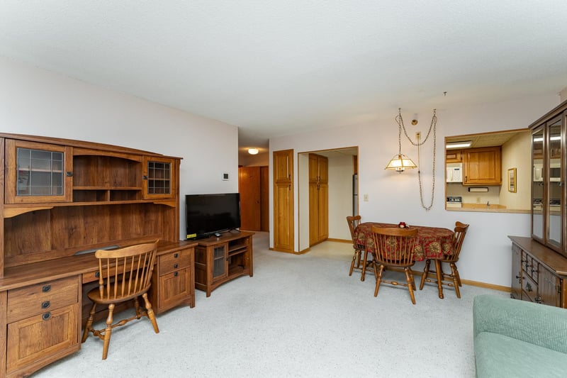220 Broadway Ave S #1417, Rochester, MN 55904