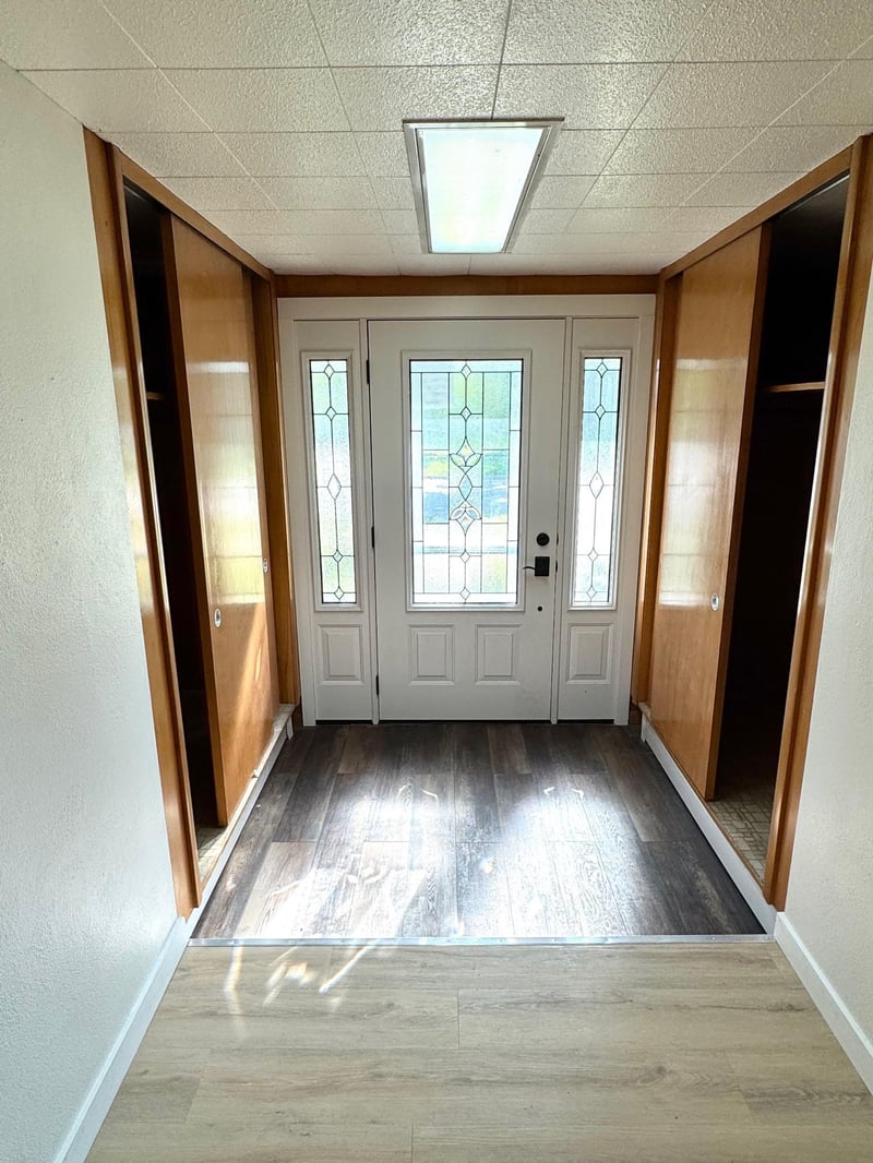 117 Zeh St W, Thief River Falls, MN 56701