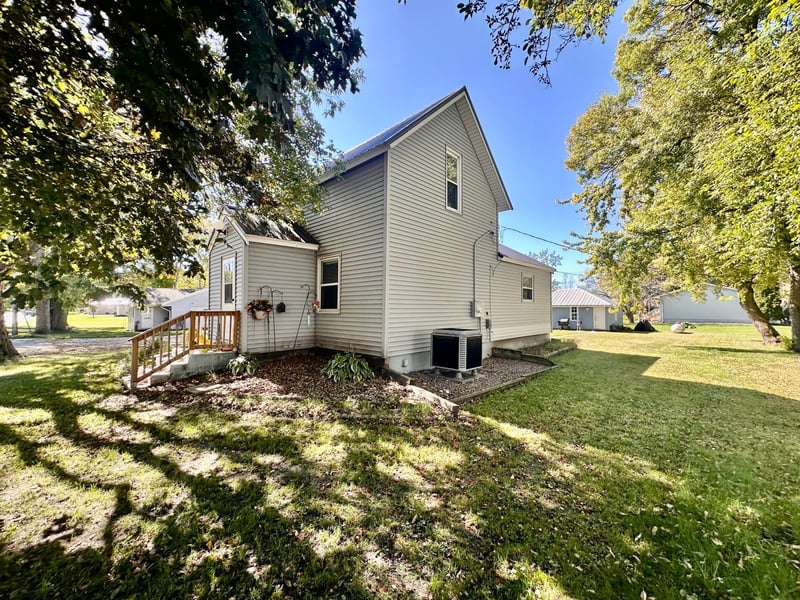 380 2nd St W, Lake Lillian, MN 56253