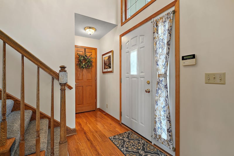 4590 Allendale Dr, White Bear Twp, MN 55127