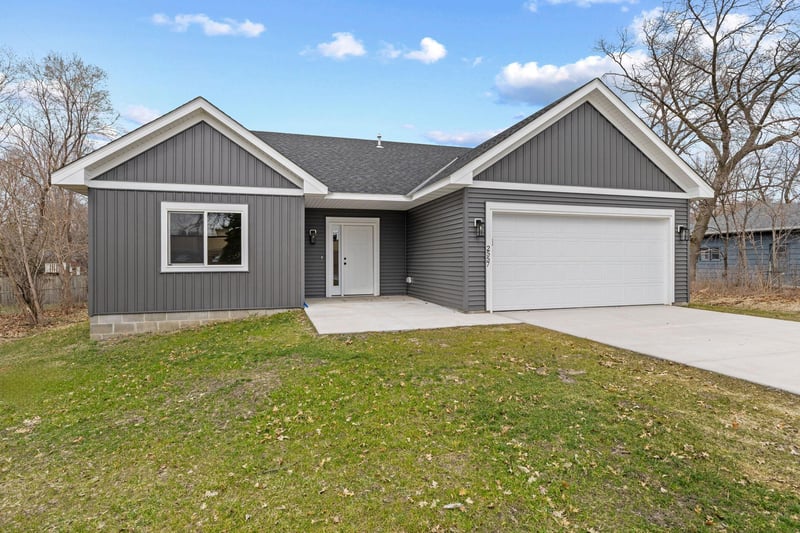 2557 County Rd I, Mounds View, MN 55112