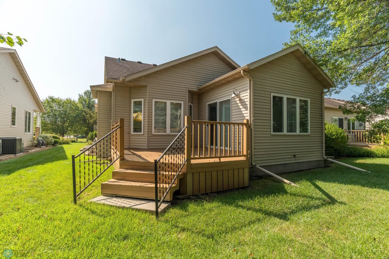 318 44th Ave S, Moorhead, MN 56560