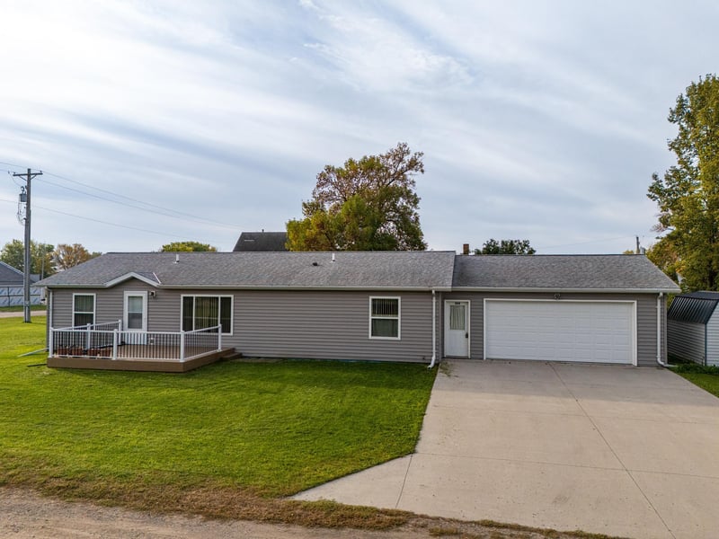 204 Johnson St, Shelly, MN 56581