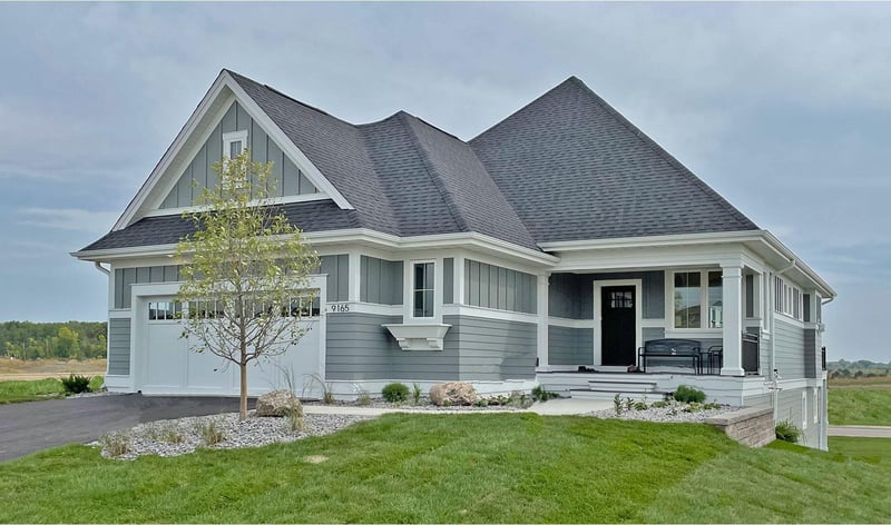 9085 Mills Ln, Chanhassen, MN 55317
