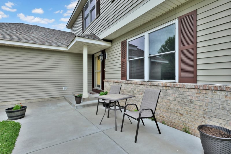 6745 Wildflower Dr S, Cottage Grove, MN 55016