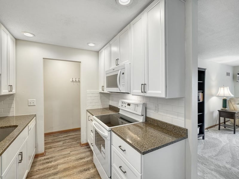 3421 Kent St #614, Shoreview, MN 55126