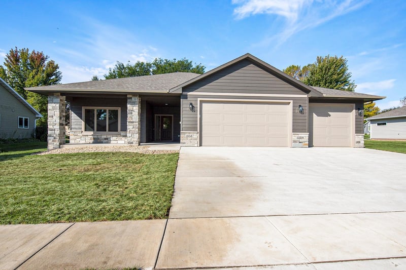 604 Britz Dr, Luverne, MN 56156
