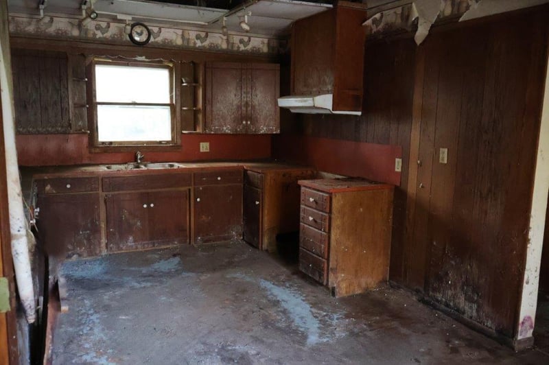 119 E 1st Ave, Luck, WI 54853