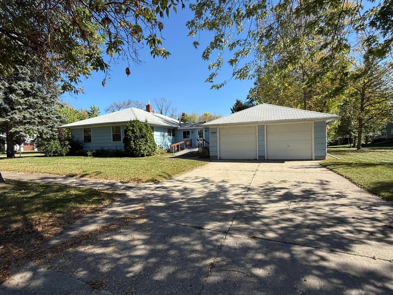 402 3rd St NE, Fosston, MN 56542