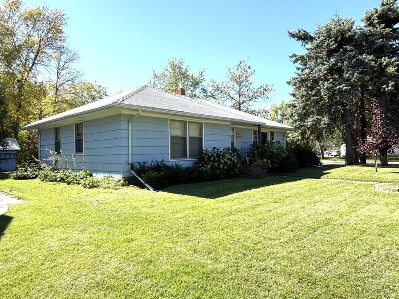 402 3rd St NE, Fosston, MN 56542