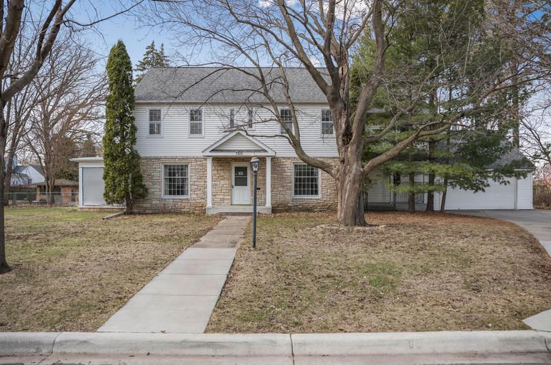 130 Holly Rd, Hopkins, MN 55343