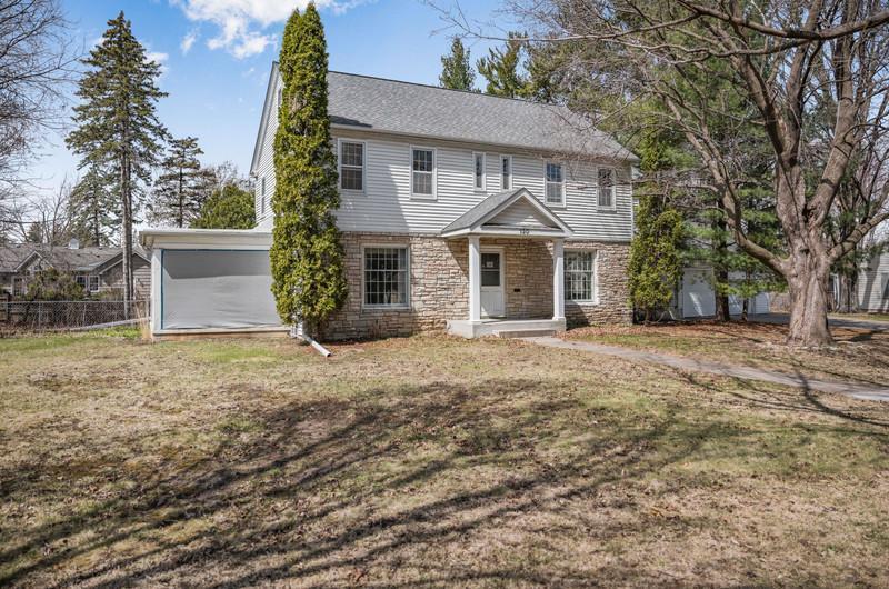 130 Holly Rd, Hopkins, MN 55343