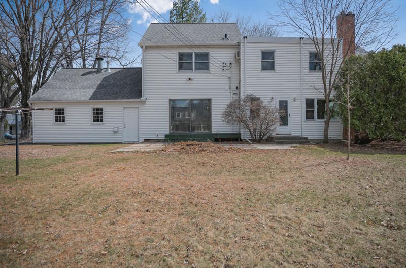 130 Holly Rd, Hopkins, MN 55343