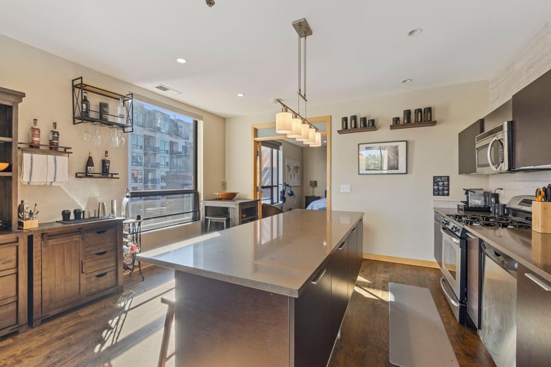 3116 W Lake St #413, Minneapolis, MN 55416
