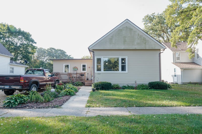 223 W 1st St, Blue Earth, MN 56013