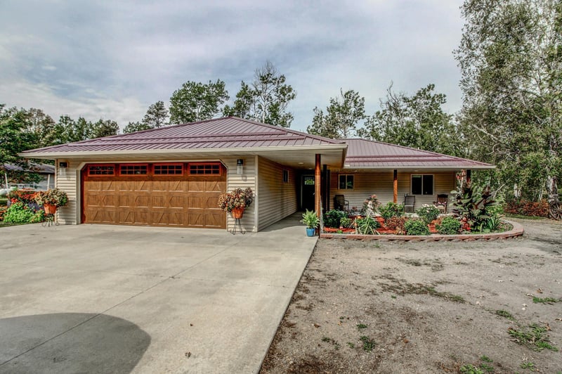 851 E Blueberry River Dr, Menahga, MN 56464