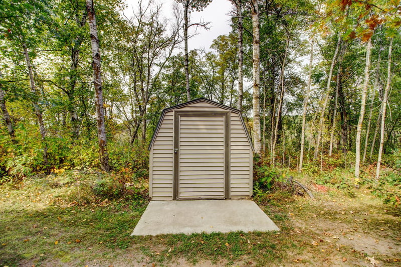 851 E Blueberry River Dr, Menahga, MN 56464