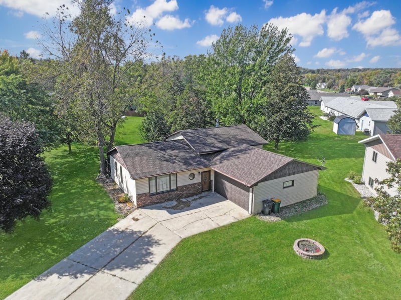 101 Parkview Dr, Lake Benton, MN 56149