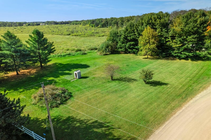 5234 Royal Woods Rd, Braham, MN 55006