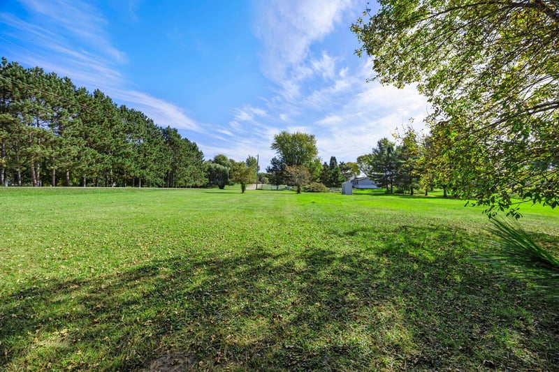 5234 Royal Woods Rd, Braham, MN 55006