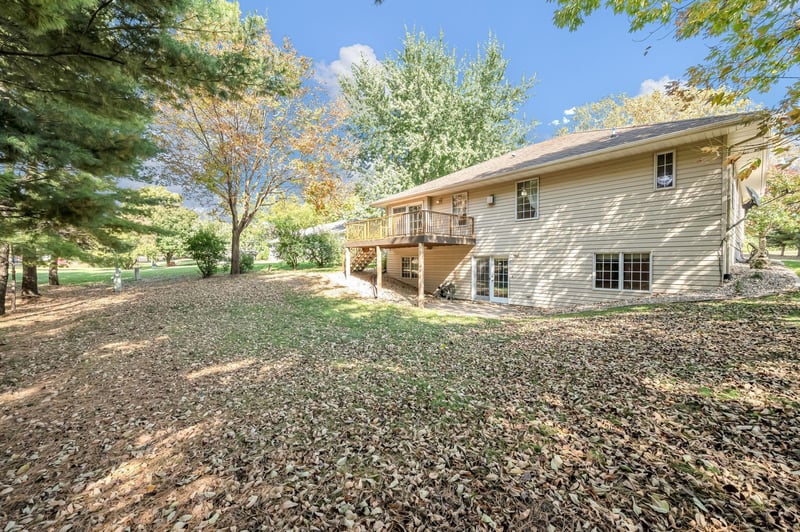 1527 North Hw, Jackson, MN 56143