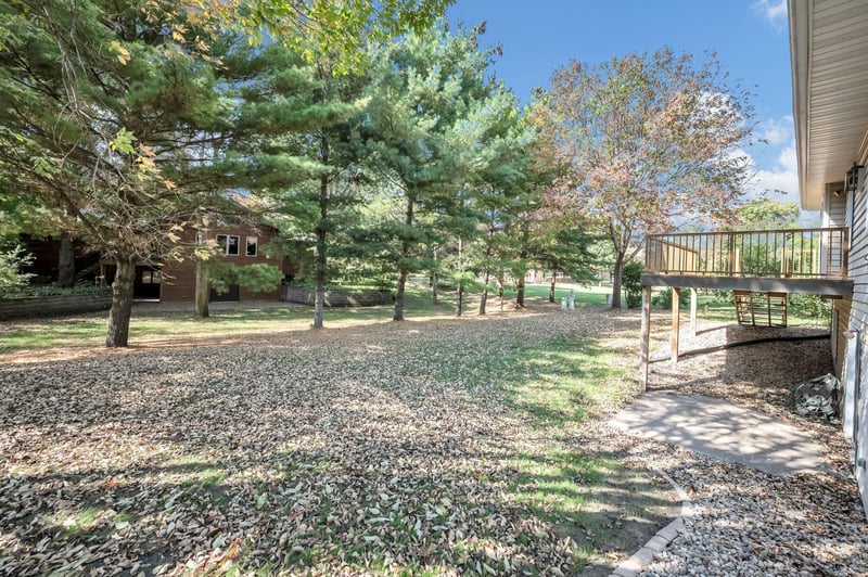 1527 North Hw, Jackson, MN 56143