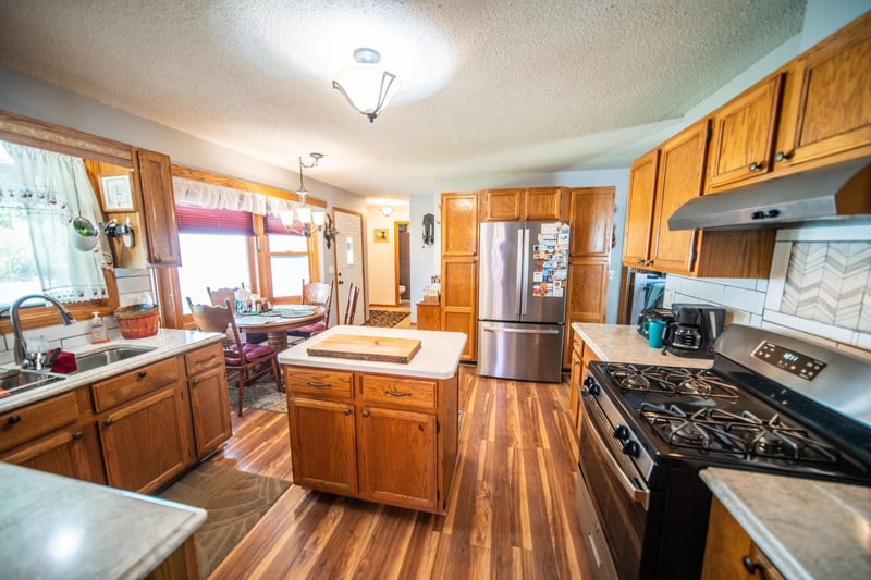 1525 Wabasha Ave, Saint Charles, MN 55972
