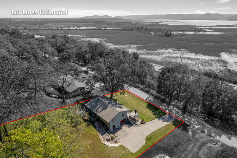 W216 Thomas Rd, Fountain City, WI 54629