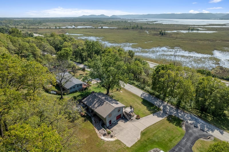 W216 Thomas Rd, Fountain City, WI 54629