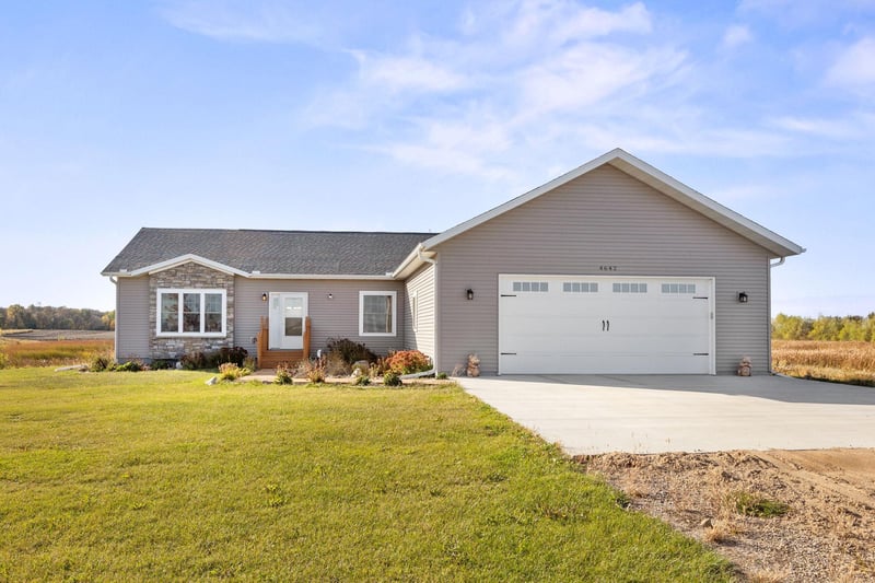 4642 Gulden Ave NW, Maple Lake, MN 55358