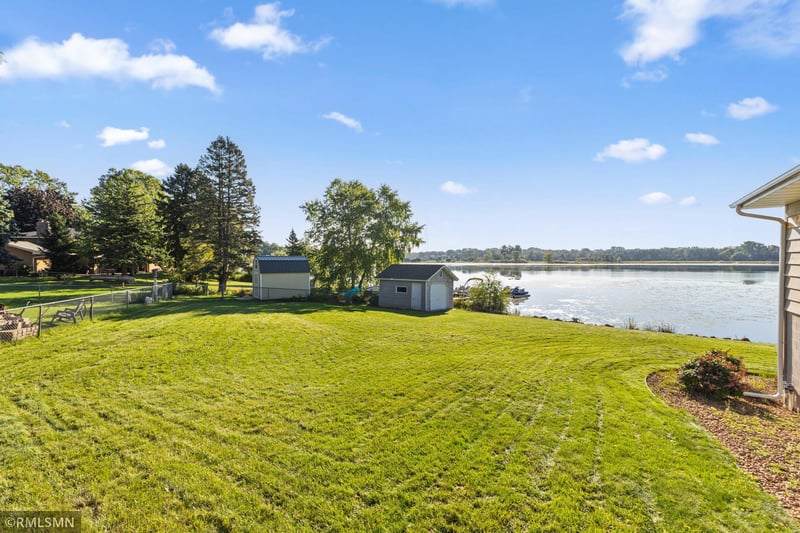 998 Kohlman Ct, Maplewood, MN 55109