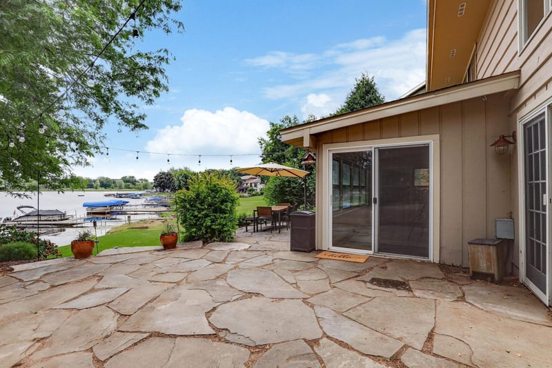 2001 Long Lake Rd, New Brighton, MN 55112