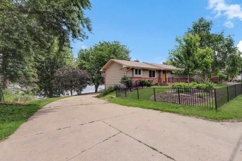 2001 Long Lake Rd, New Brighton, MN 55112