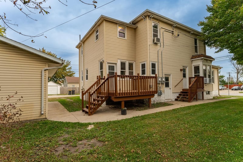 416 State St, West Concord, MN 55985
