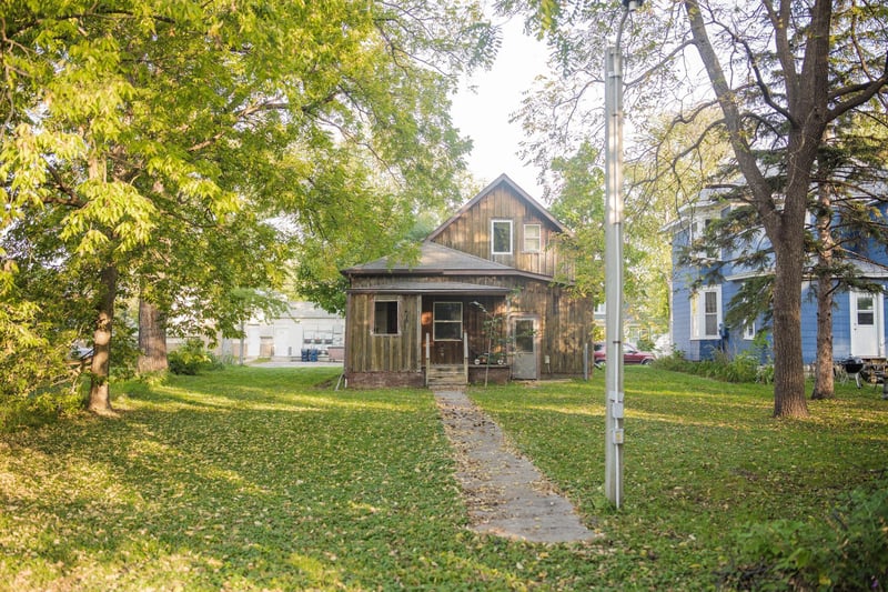 104 E 5th St, Morris, MN 56267
