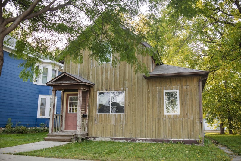 104 E 5th St, Morris, MN 56267