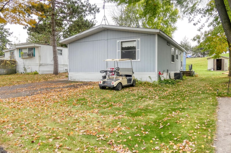 13100 318th St #130, Lindstrom, MN 55045