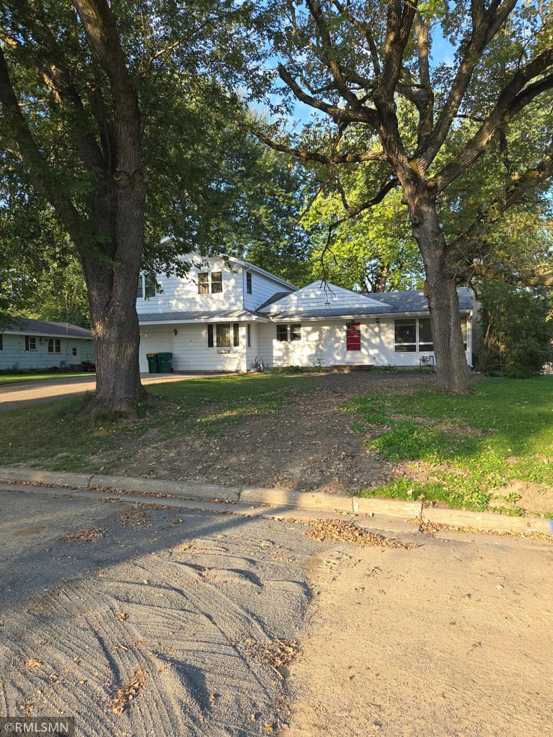 641 Pleasant St, Dassel, MN 55325