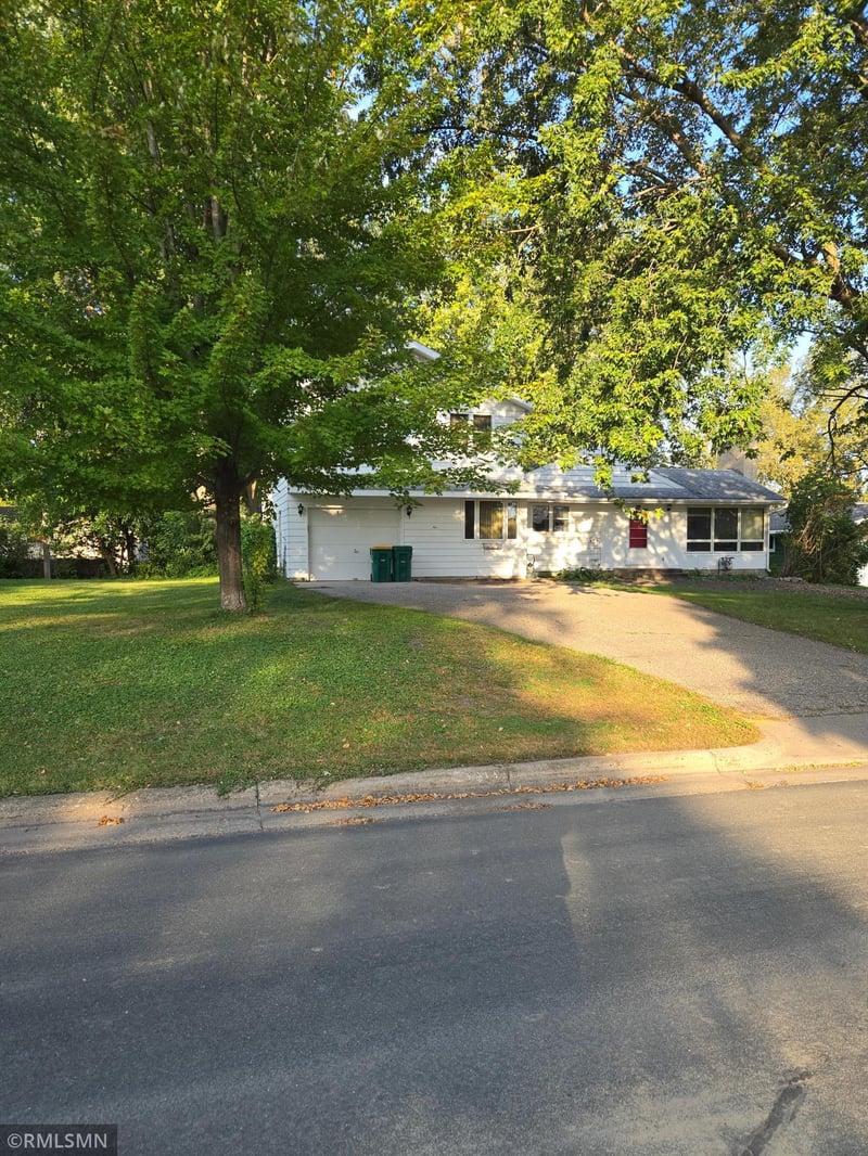 641 Pleasant St, Dassel, MN 55325