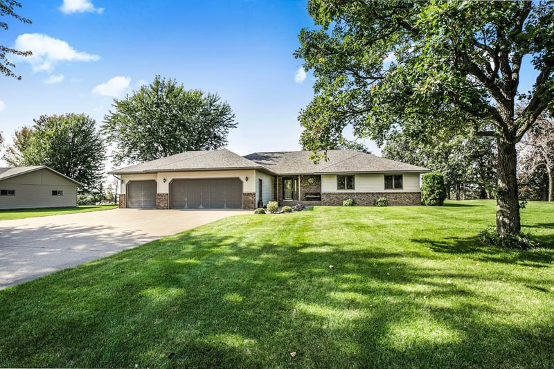 624 Park Ave SE, Pierz, MN 56364