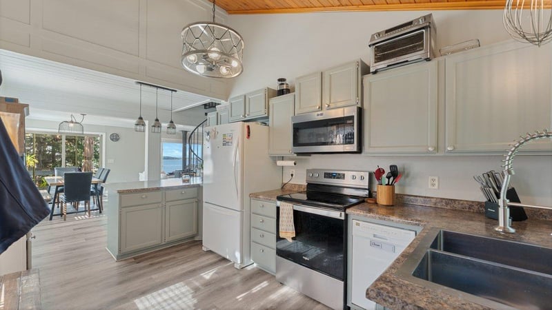 9923 Jeske Ave NW, Annandale, MN 55302