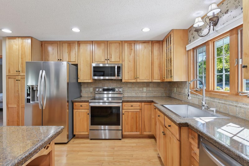 5470 Ridgewood Cv, Minnetrista, MN 55364