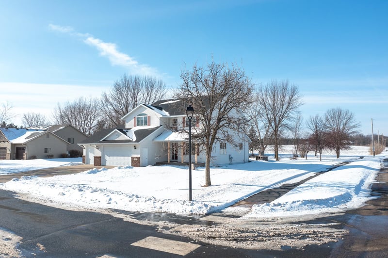 500 Chatfield Ln, Belle Plaine, MN 56011